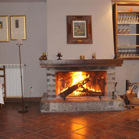 Hotel Charle Jaca Bagian luar foto