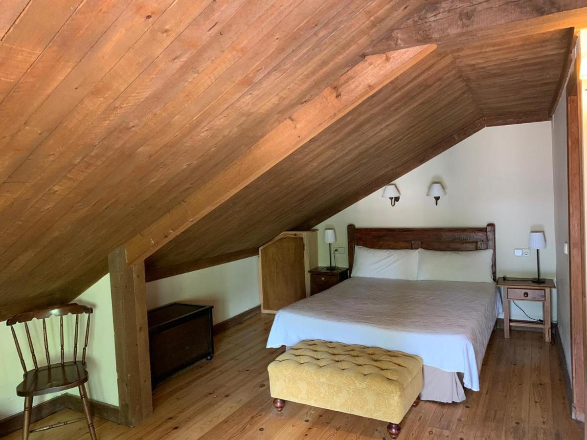Hotel Charle Jaca Bagian luar foto