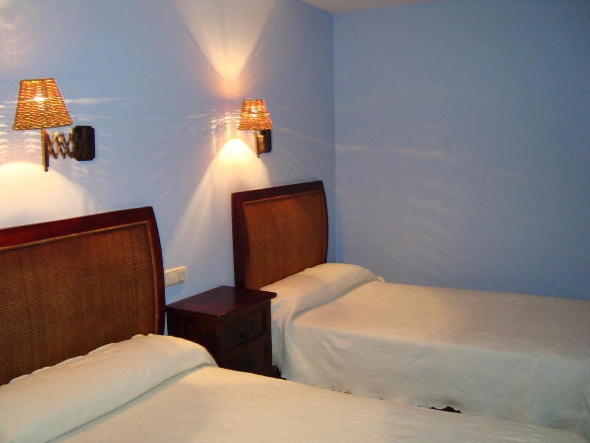 Hotel Charle Jaca Bagian luar foto