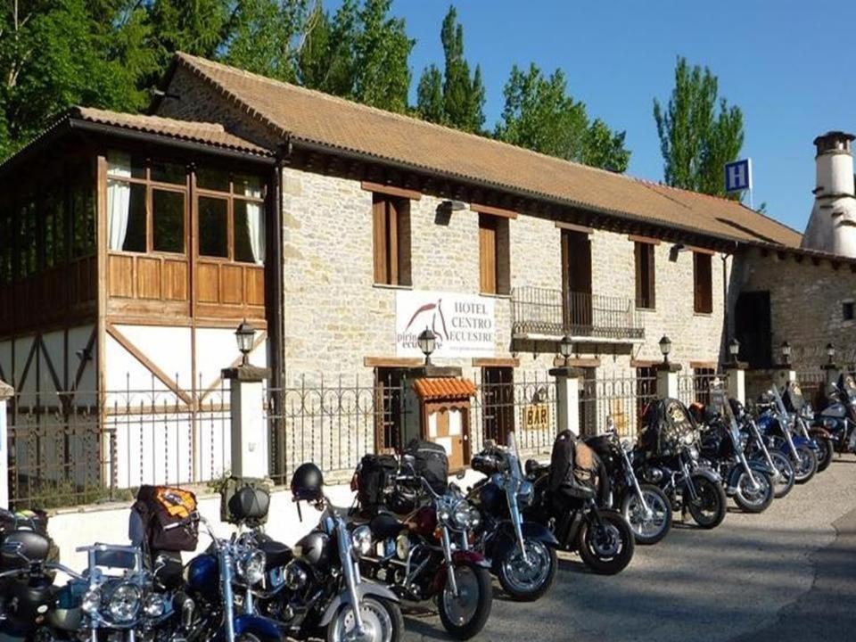 Hotel Charle Jaca Bagian luar foto