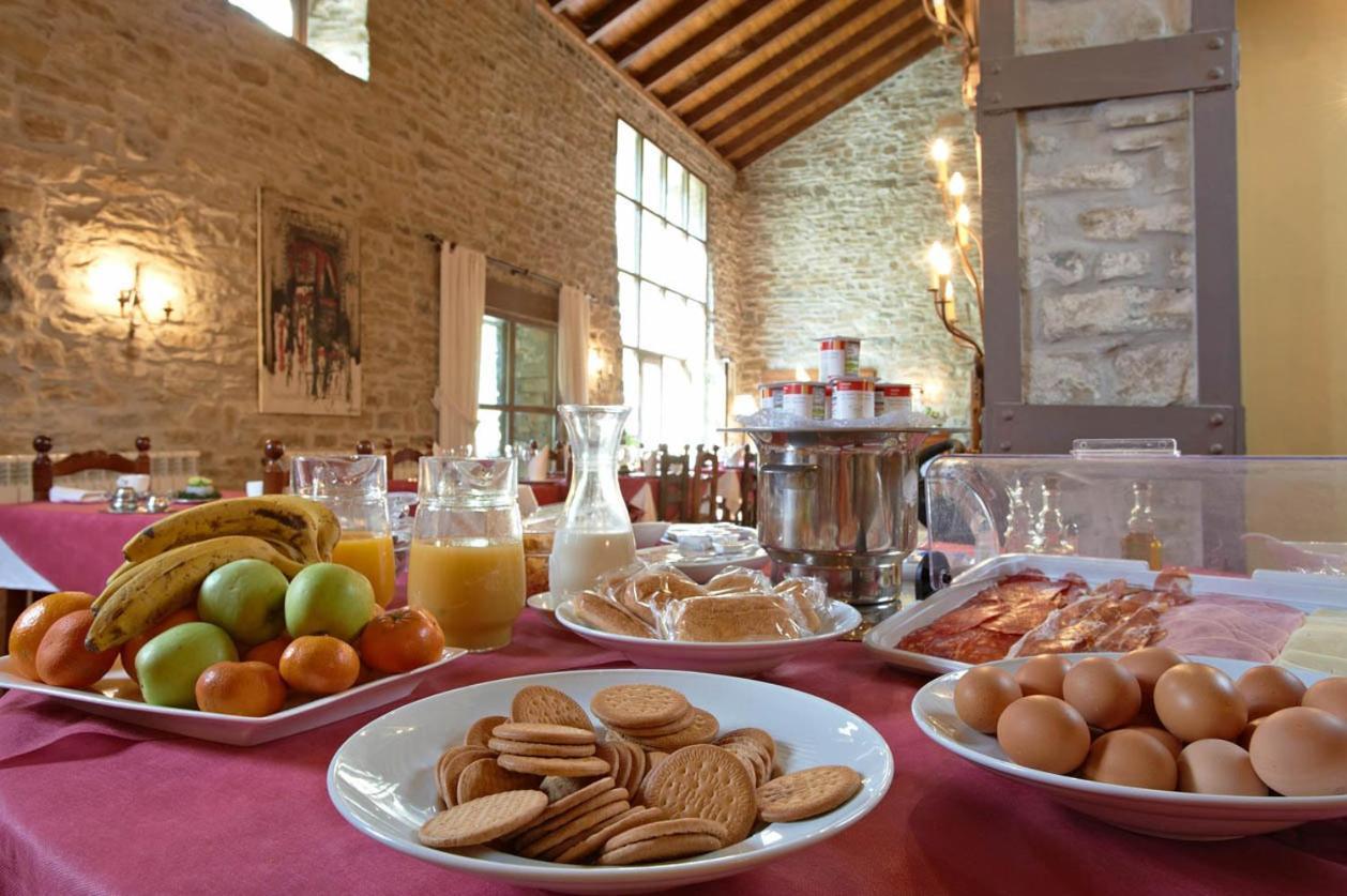 Hotel Charle Jaca Bagian luar foto