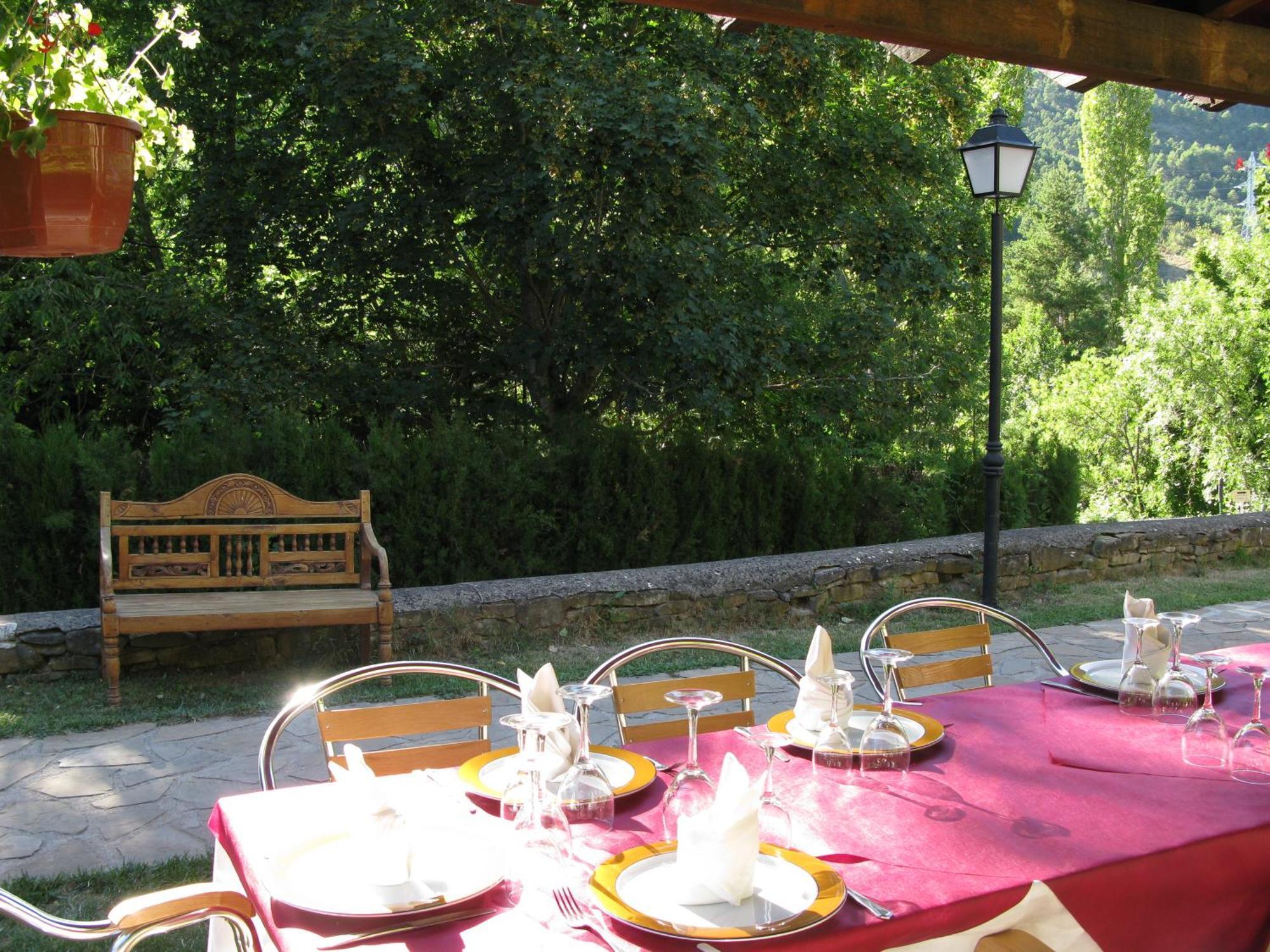 Hotel Charle Jaca Bagian luar foto