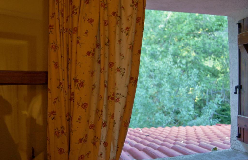 Hotel Charle Jaca Bagian luar foto